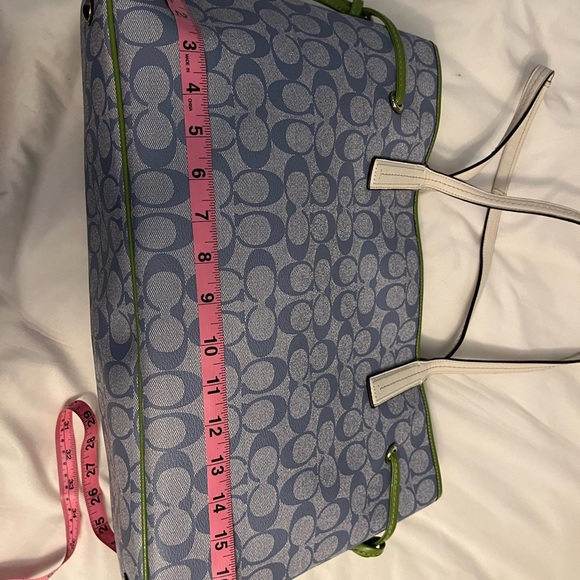 Vnt Coach pvc blue/green extra large purse and - Picture 10 of 17